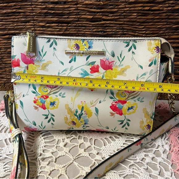 Steve Madden Floral Blexi Crossbody Bag Purse - Picture 9 of 14